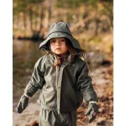 Vilnius Recycled Rain Mittens Green -Kuling 1024x1024 2918