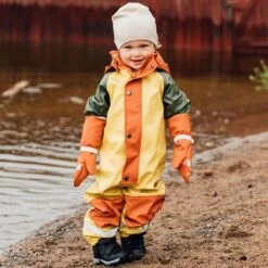 Vilnius Recycled Mittens Rust -Kuling 1024x1024 3114